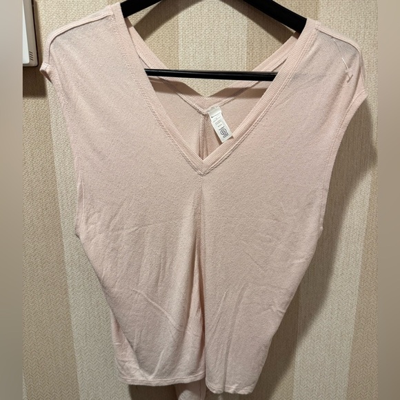 Athleta Pink tie back tee - Picture 2 of 4
